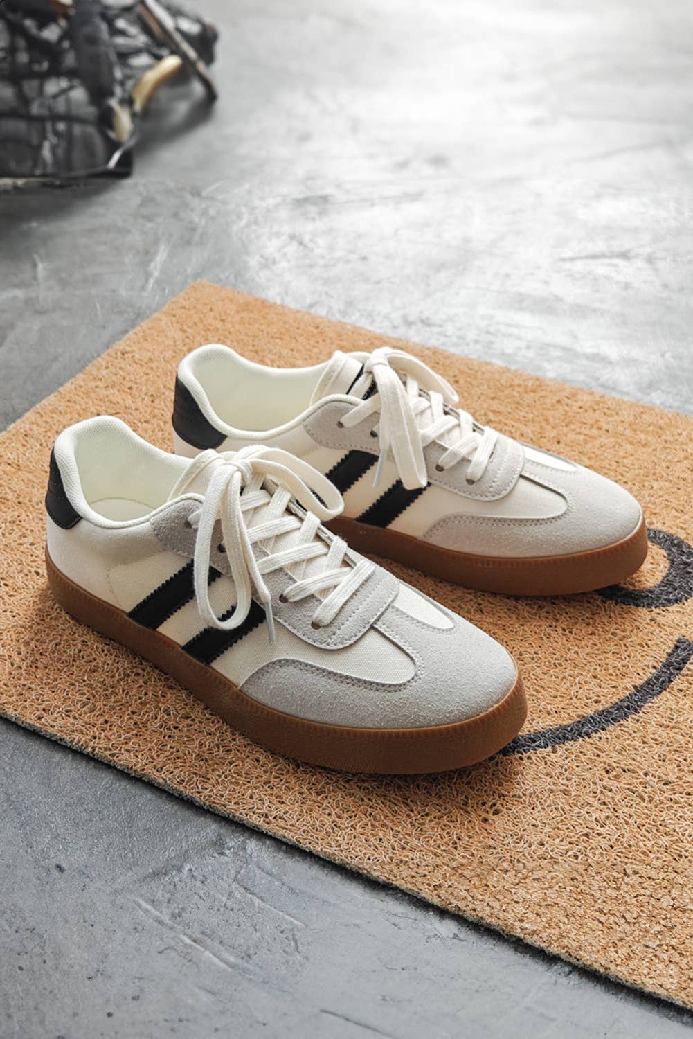 Striped Lace-up Flat Sneakers | US6-10