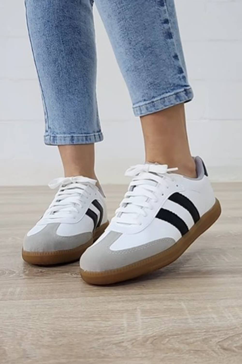 Striped Lace-up Flat Sneakers | US6-10