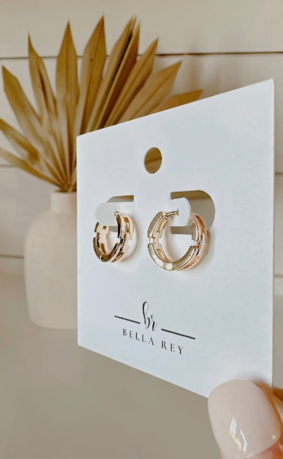 Courtney 18K Gold Hoop Earrings - Hypoallergenic