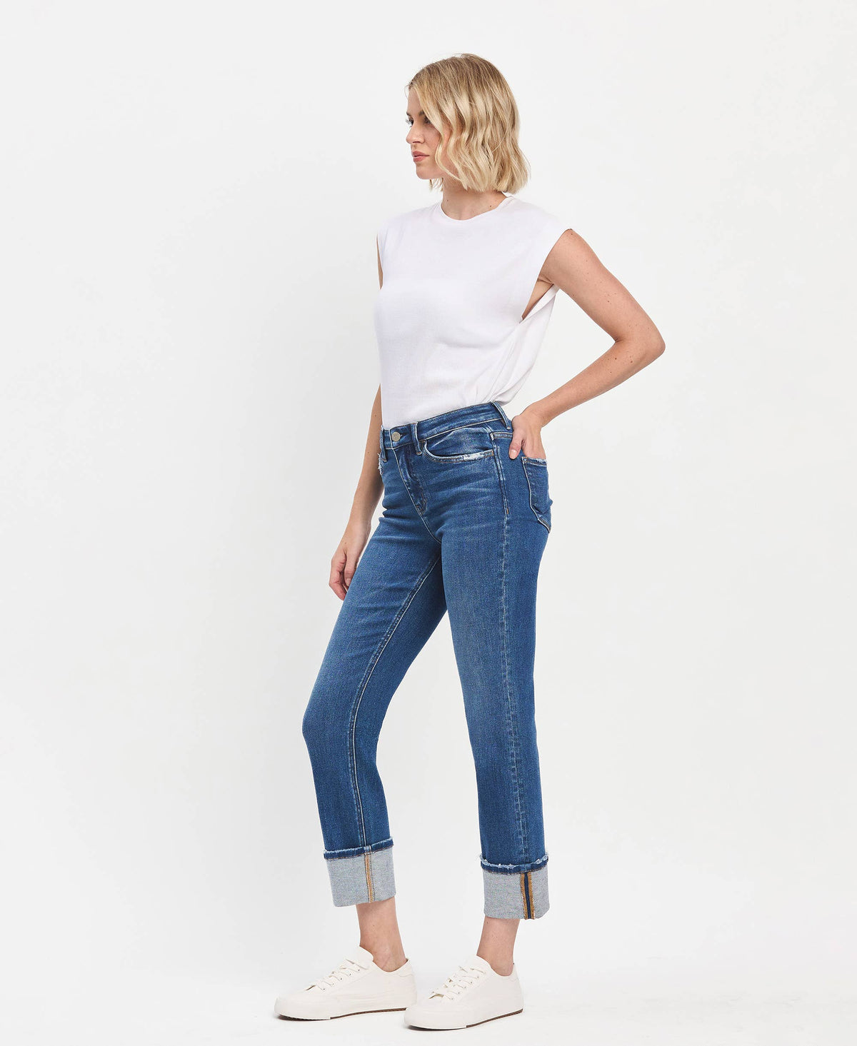 HIGH RISE CUFFED SLIM STRAIGHT JEANS T6590